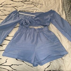 Glamaker off shoulder Top & shorts set (L)